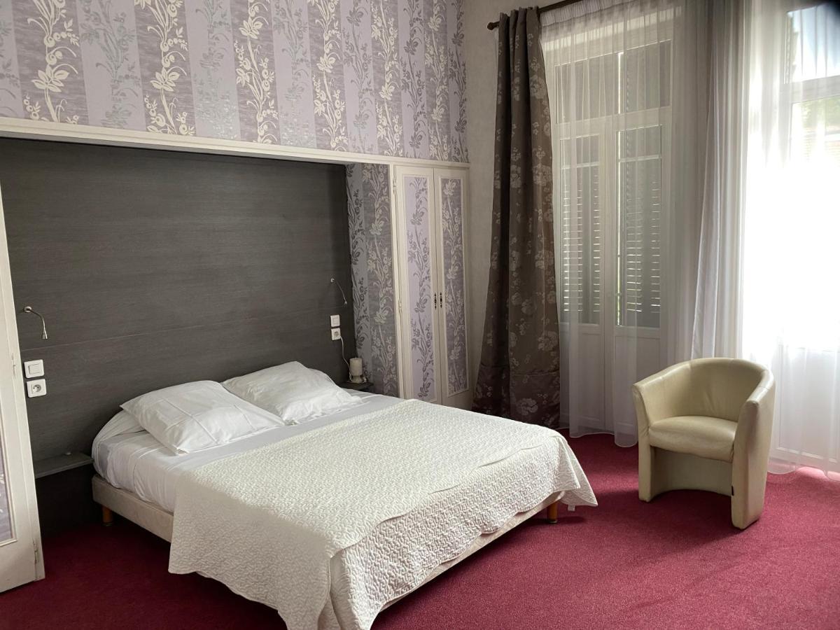 Hotel De Paris Шатель-Гийон Экстерьер фото