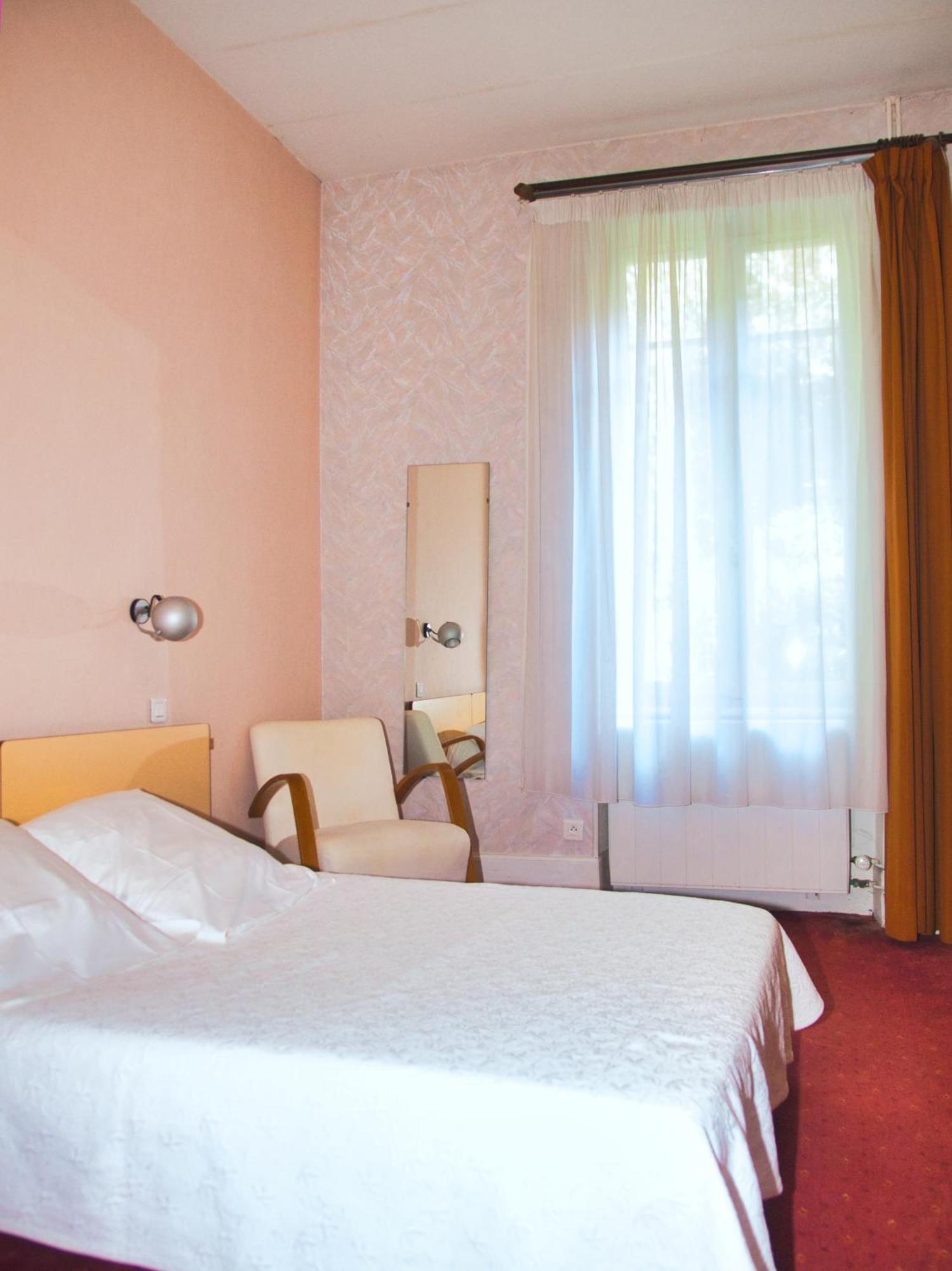 Hotel De Paris Шатель-Гийон Номер фото